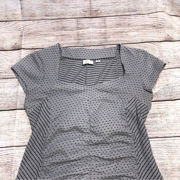 Anthropologie Postmark Gray Polka Dot Ruche Short Sleeve Top Size M - Picture 5 of 11